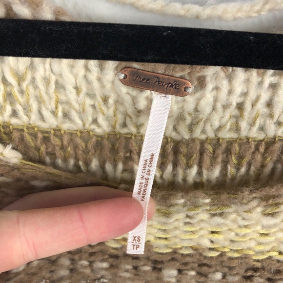 FREE PEOPLE Chunky Knit Cropped Sweater Bell Sleev - Picture 7 of 15